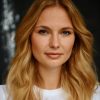 Karolina Szymczak, aktorka, żona Piotra Adamczyka, opowiada o swoich zmaganiach z endometriozą.