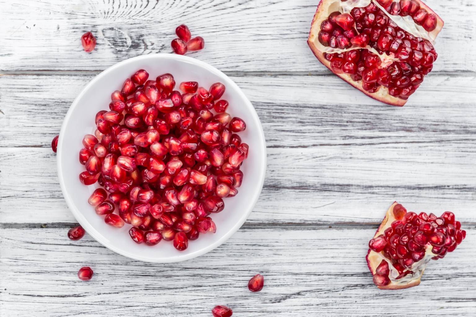 Czy superfoods to superżywność czy supermarketing? Sprawdź, czy granat to superfood warte uwagi.