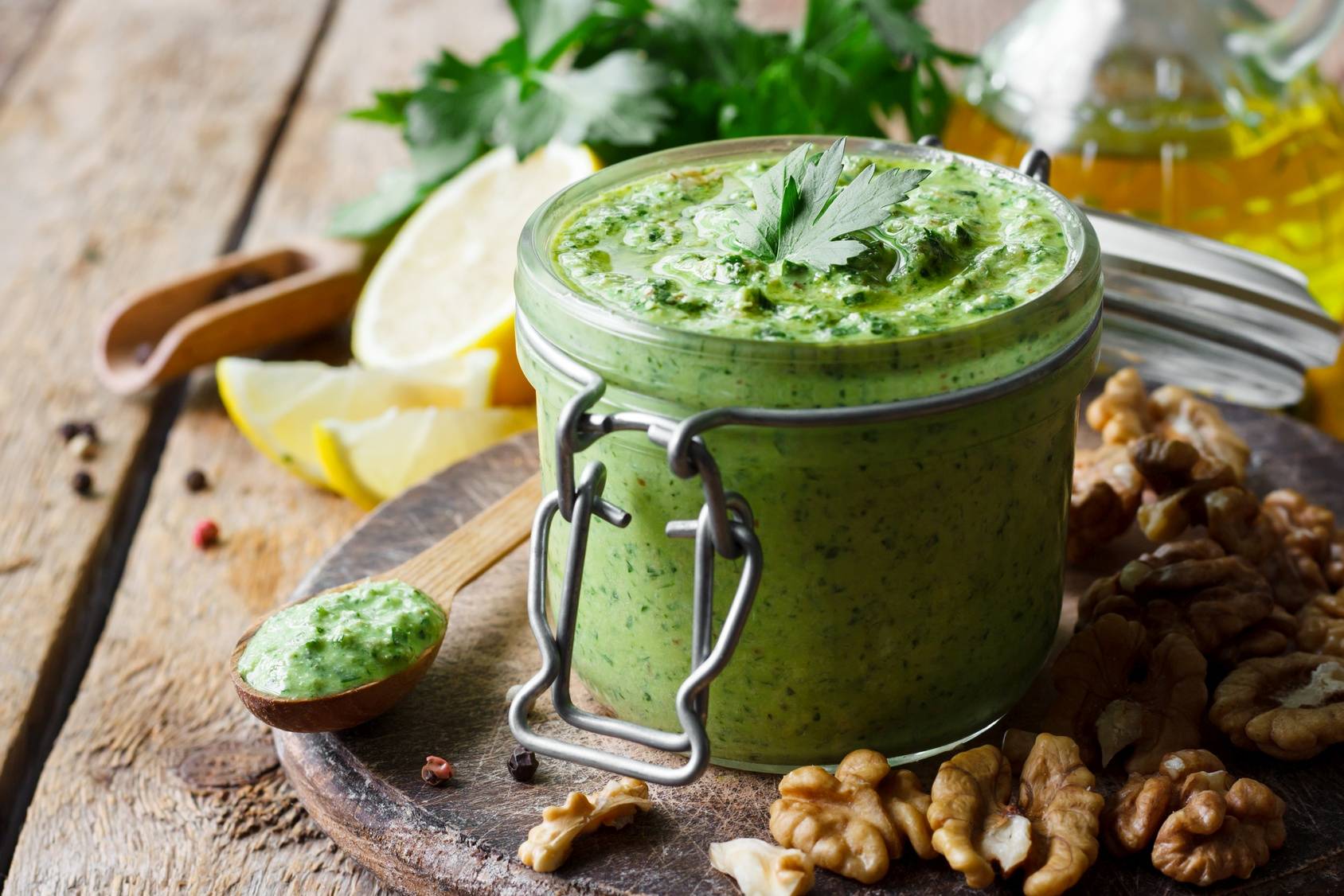 Przepis na pesto z natki pietruszki.