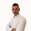 Rafał Duda, fizjoterapeuta, terapeuta manualny FDM z Centrum Rehabilitacji Fizjo-Orth w Warszawie.