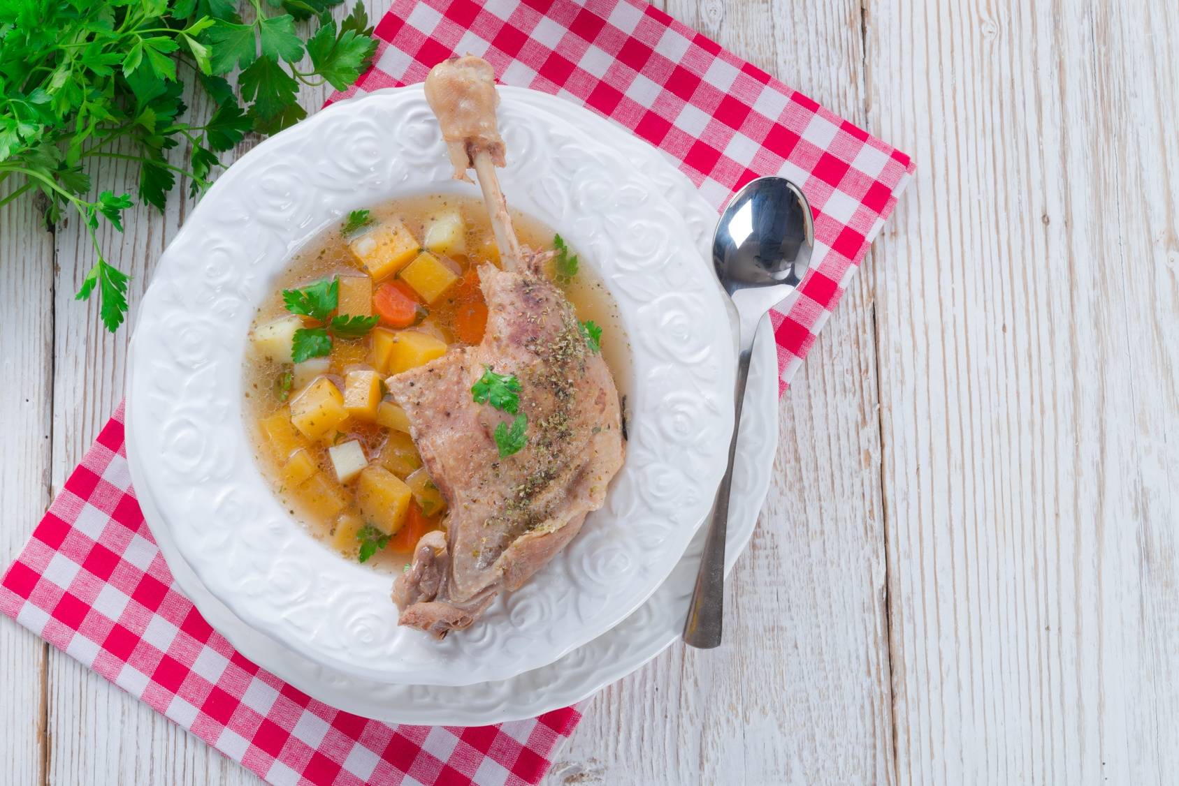 Dieta na refluks - rosół z gęsi - przepis.