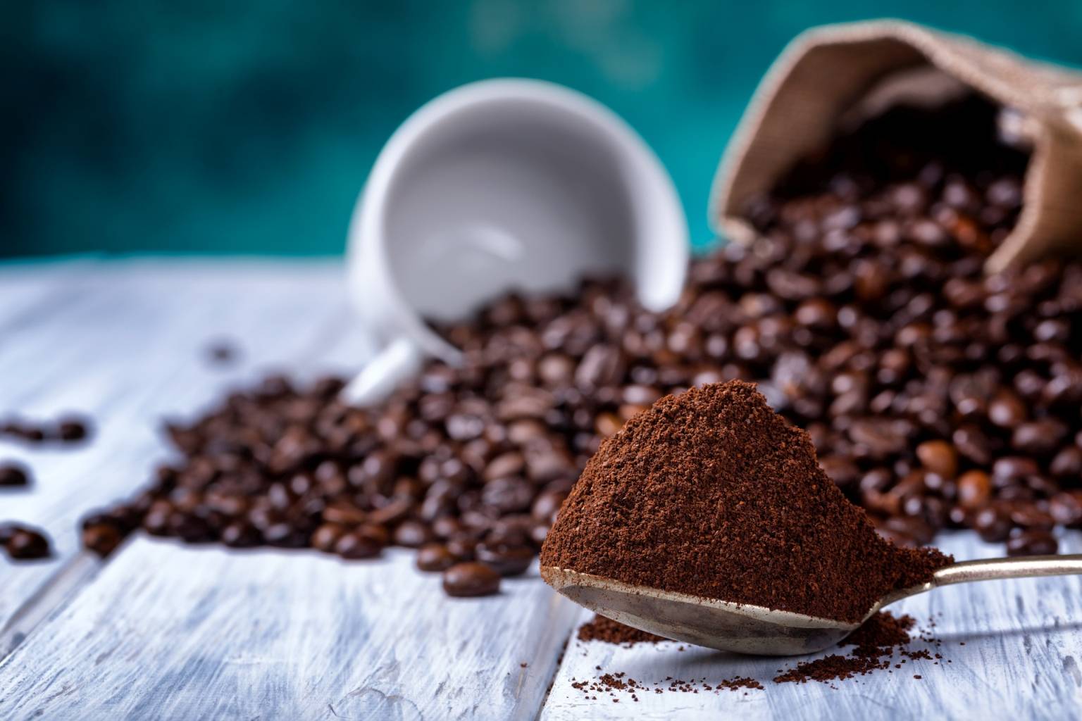 Czy superfoods to na pewno super żywność czy jednak super marketing? Sprawdź, czy kawa to superfood warte uwagi.